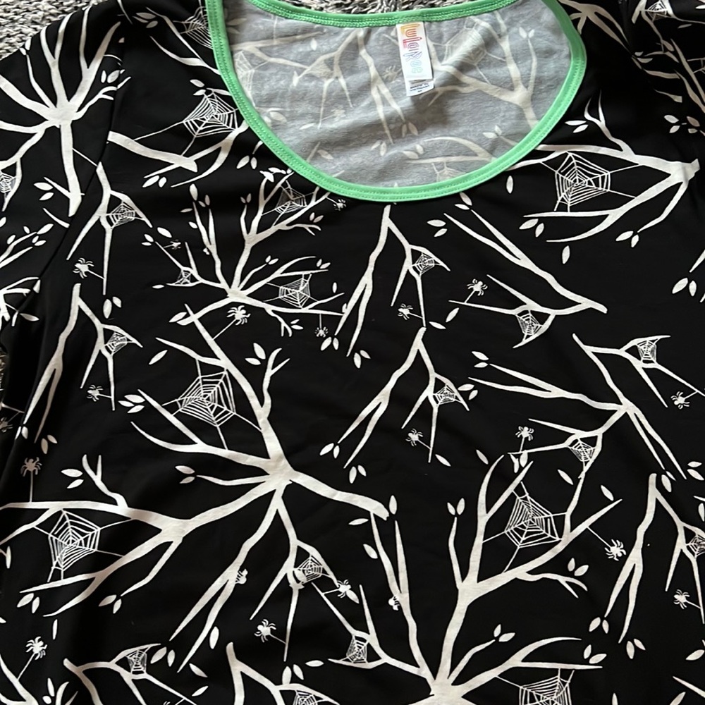 Lularoe spooky trees classic t size medium